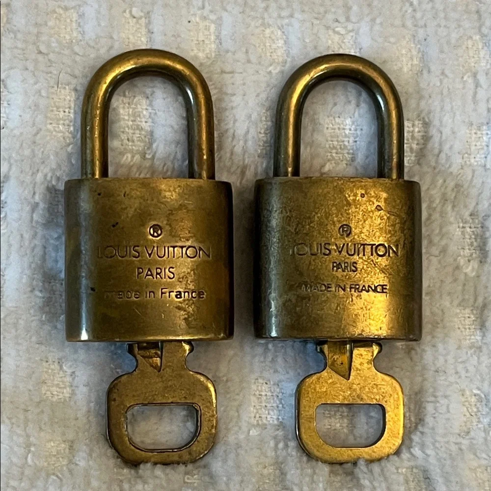 Louis Vuitton #314 & 322 Lock & Keys - Picture 2 of 8
